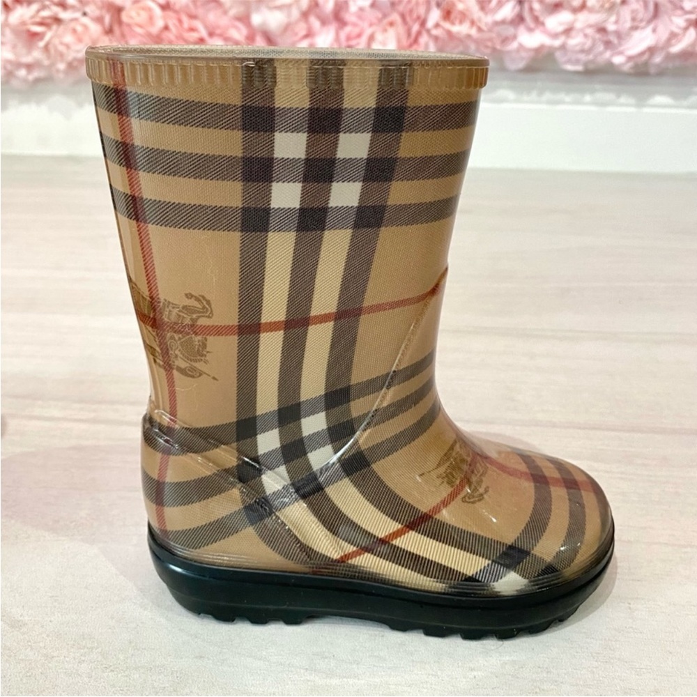 Burberry kids rain boots!! Size 8.5!! Made in Italy!! - Picture 3 of 7